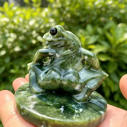🐸 Hand-Carved Southern Jade Frog Figurine