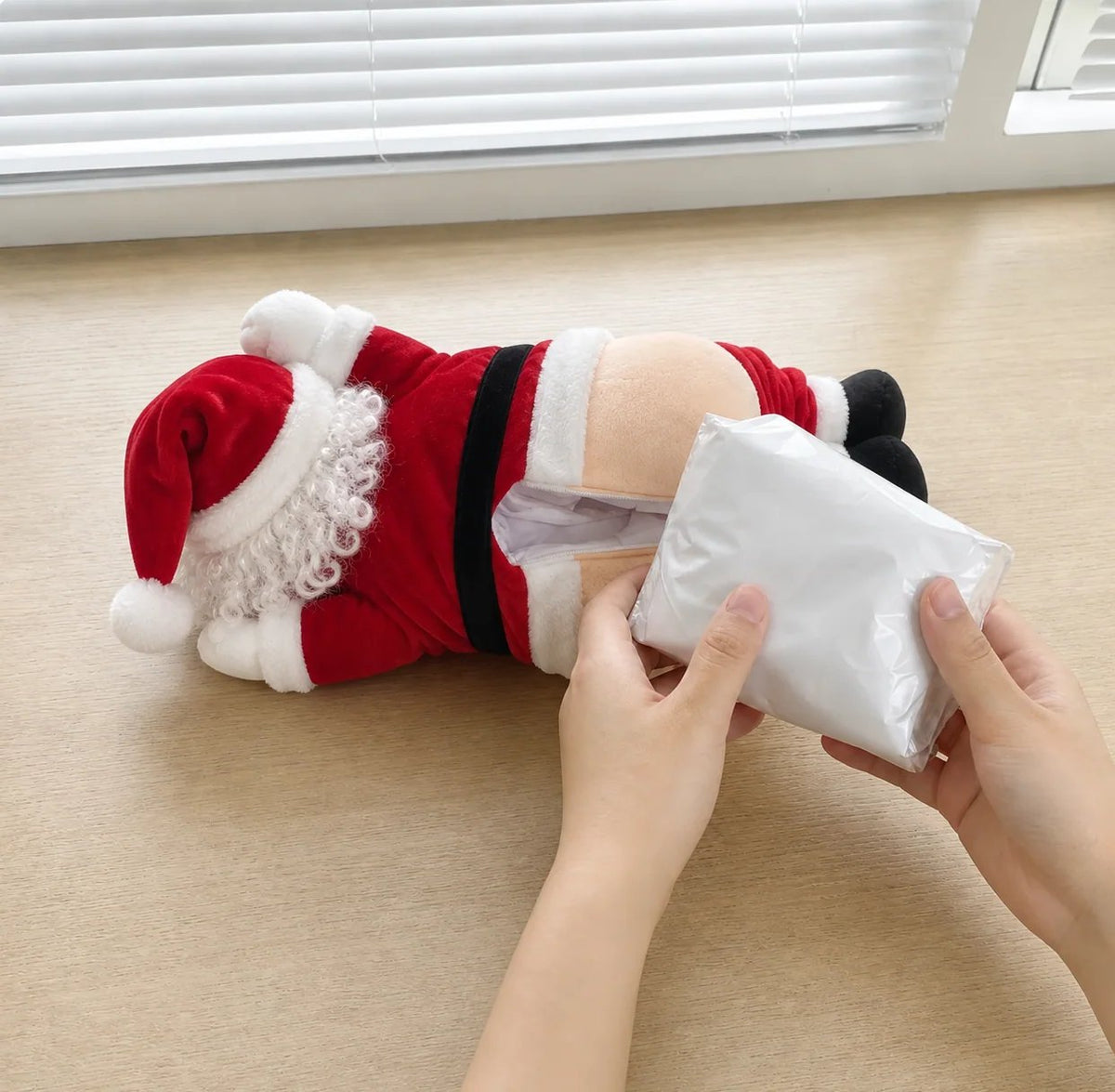🔥 LAST DAY 50% OFF 🔥 🎅 Cheeky Santa Plush Tissue Holder™ – Funny Christmas Car Tissue Box Cover & Holiday Gift 🎄😂