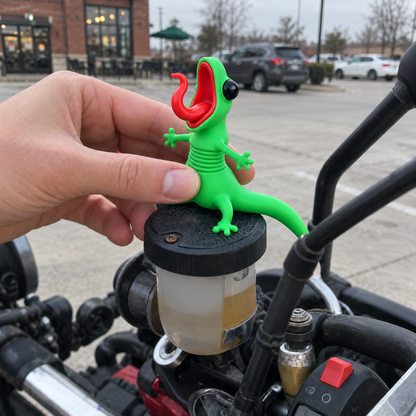 🦎🏍️ Roadside Lizard Buddy – Car & Motorcycle Decor