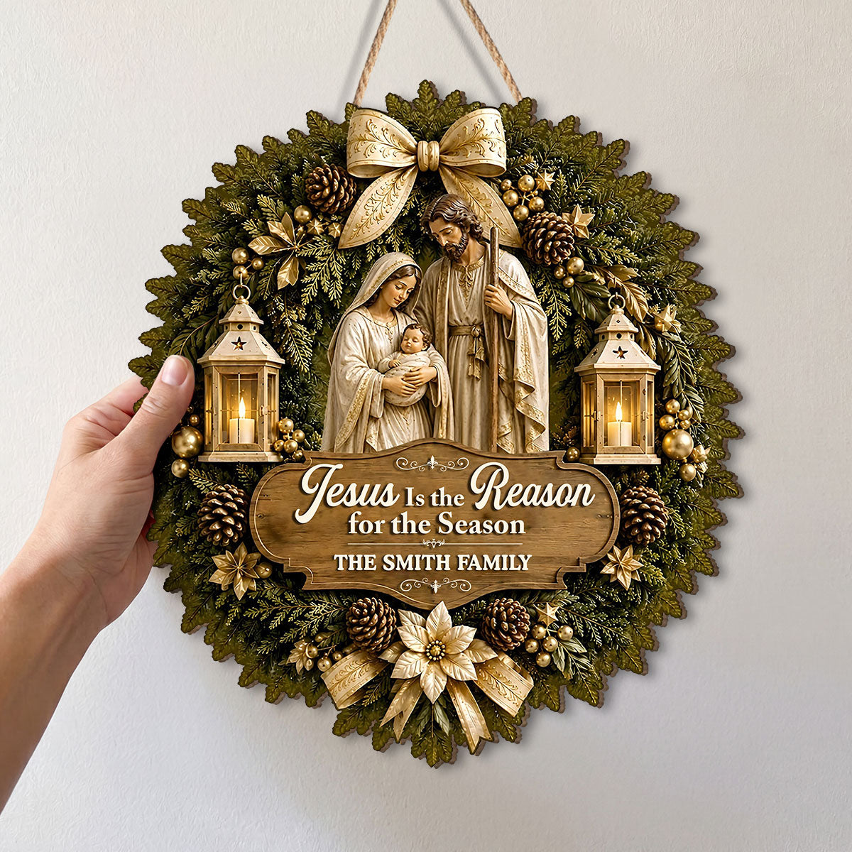 Close view of the personalized family name on the Christmas wooden sign
