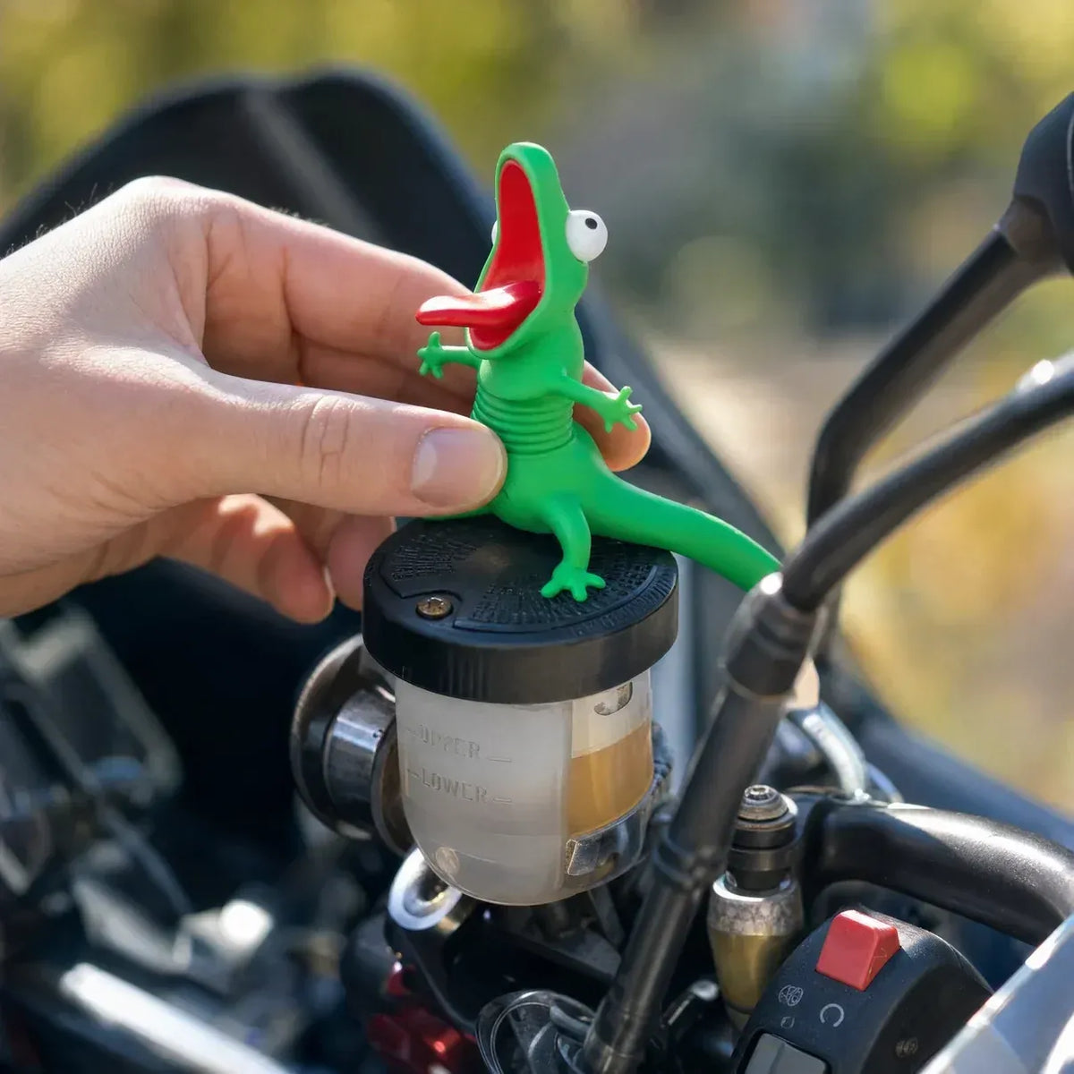🦎🏍Wobbly Riding Buddy – Car & Motorcycle Decor🦎